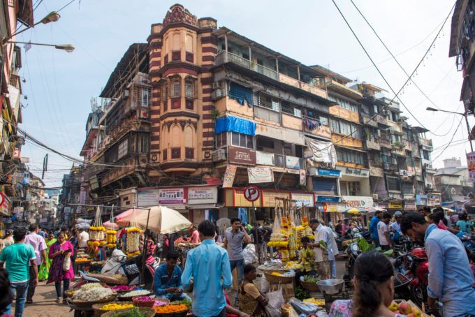 Guided Stroll: Experiencing Bhuleshwar in the Morning